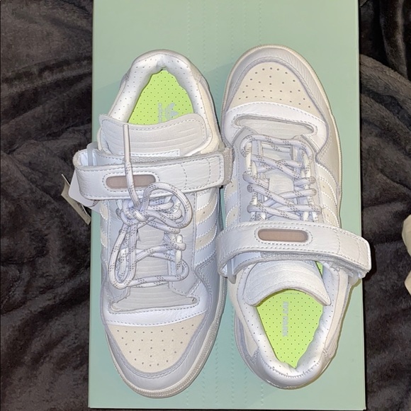 Beyoncé “Ivy Park Forum Lo” W 8 1/2, M 7 1/2 - Picture 2 of 9